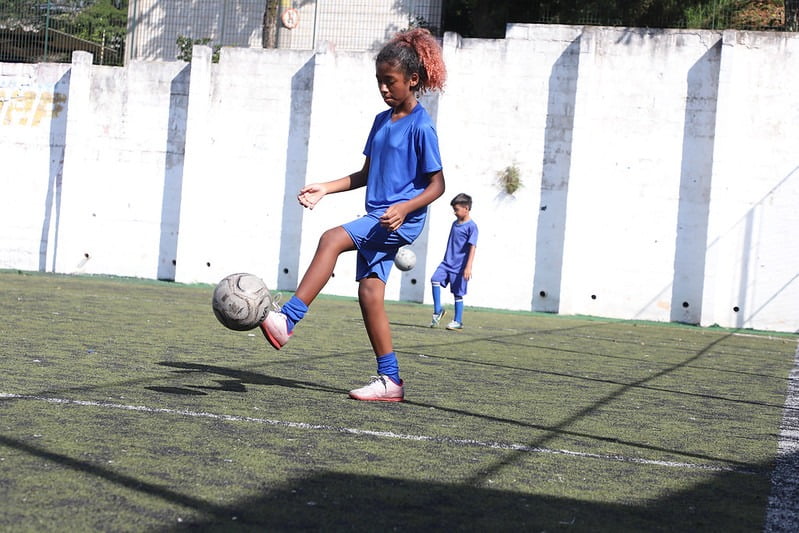 Jogadores do Atlético Mineiro visitam alunos da Escolinha de Futebol de  Diadema - Prefeitura de Diadema