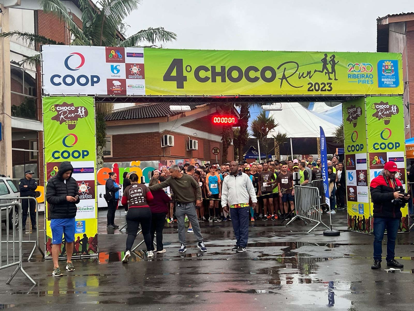 Choco Run atrai 1,1 mil corredores em Ribeirão Pires. Veja vídeos - ABC em  OFF