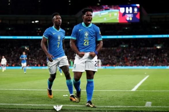 Endrick brilha, e Seleção Brasileira bate Inglaterra em Wembley na