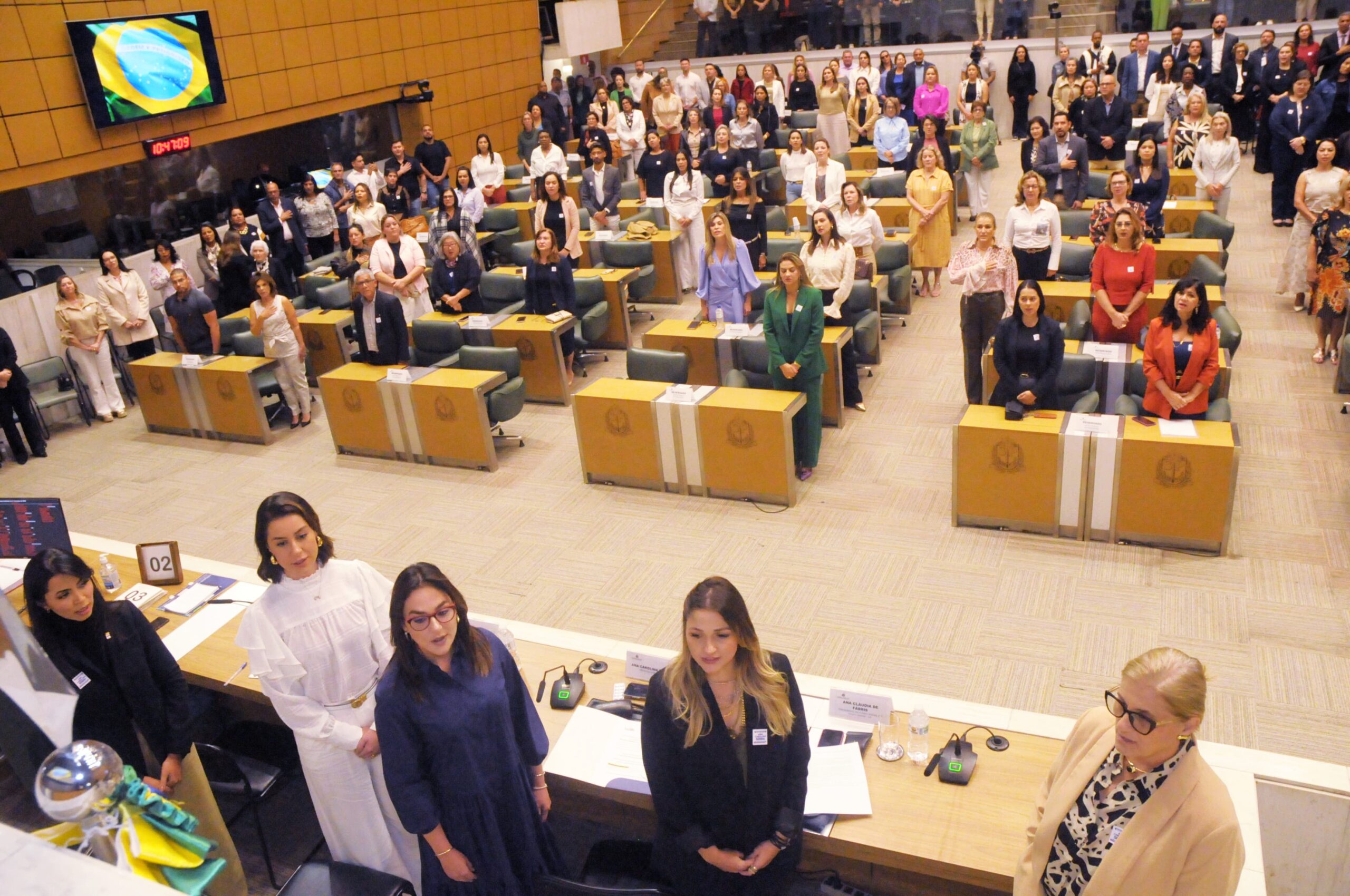 Projeto de Lei da deputada Ana Carolina Serra fortalece Fundos Sociais de  Solidariedade - ABC em OFF